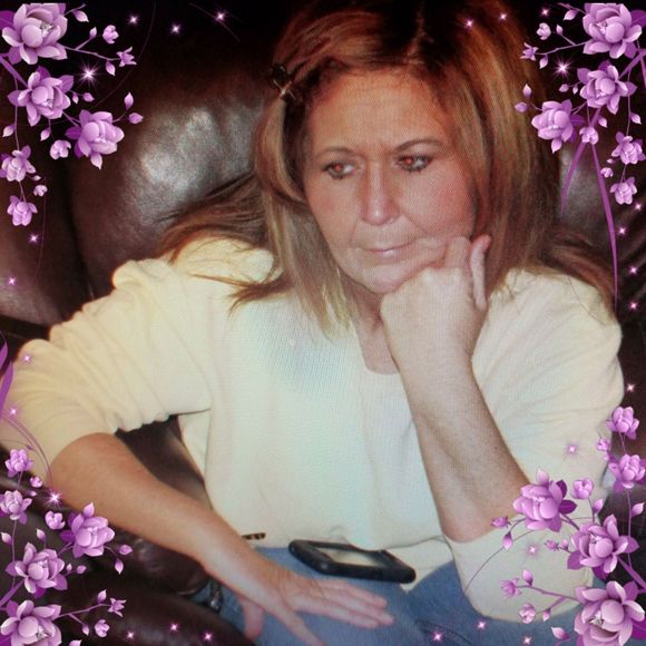 Meet your Posher, Debbie - Picture 1 of 1